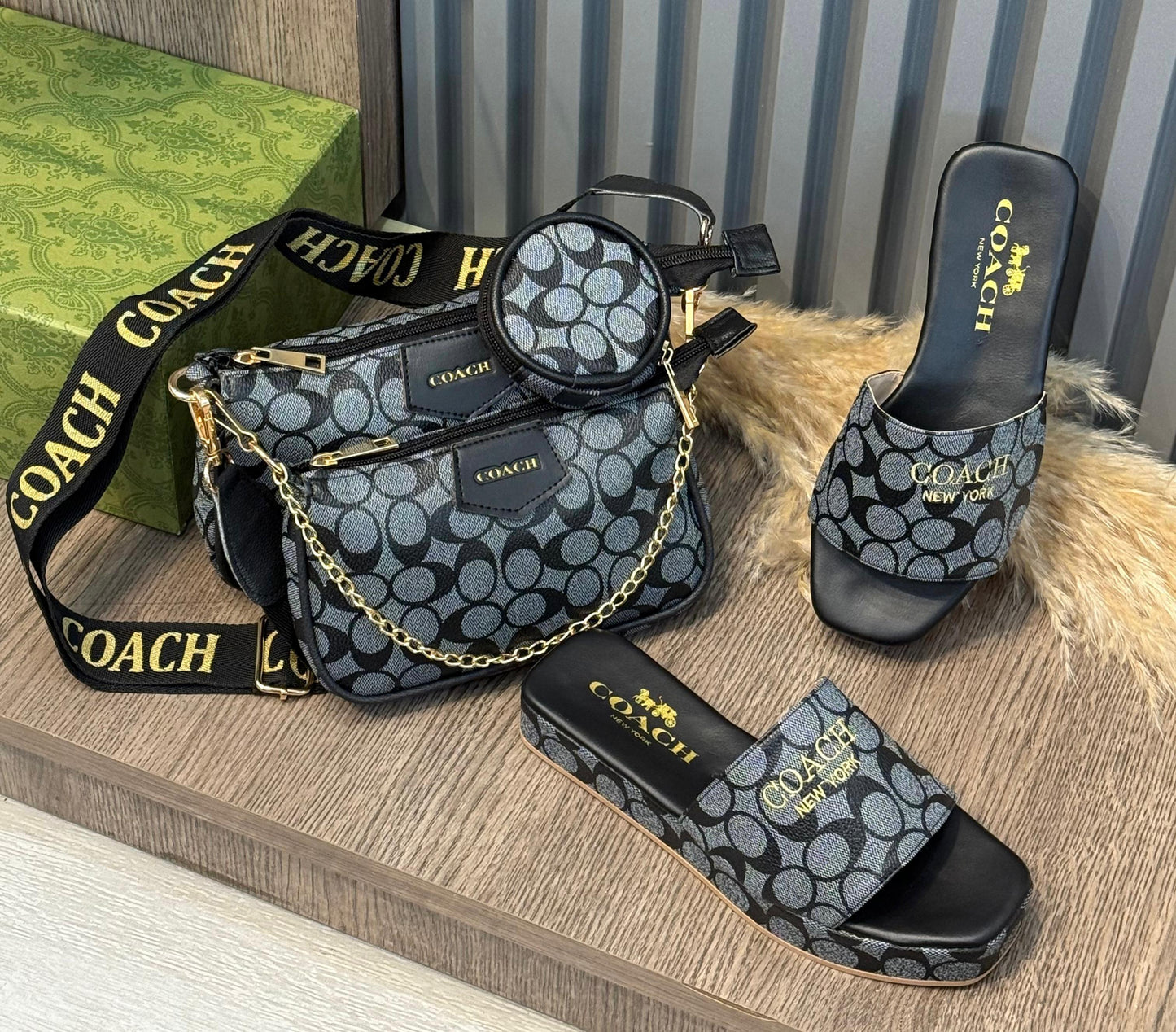 COMBO DE BOLSO + SANDALIAS COACH